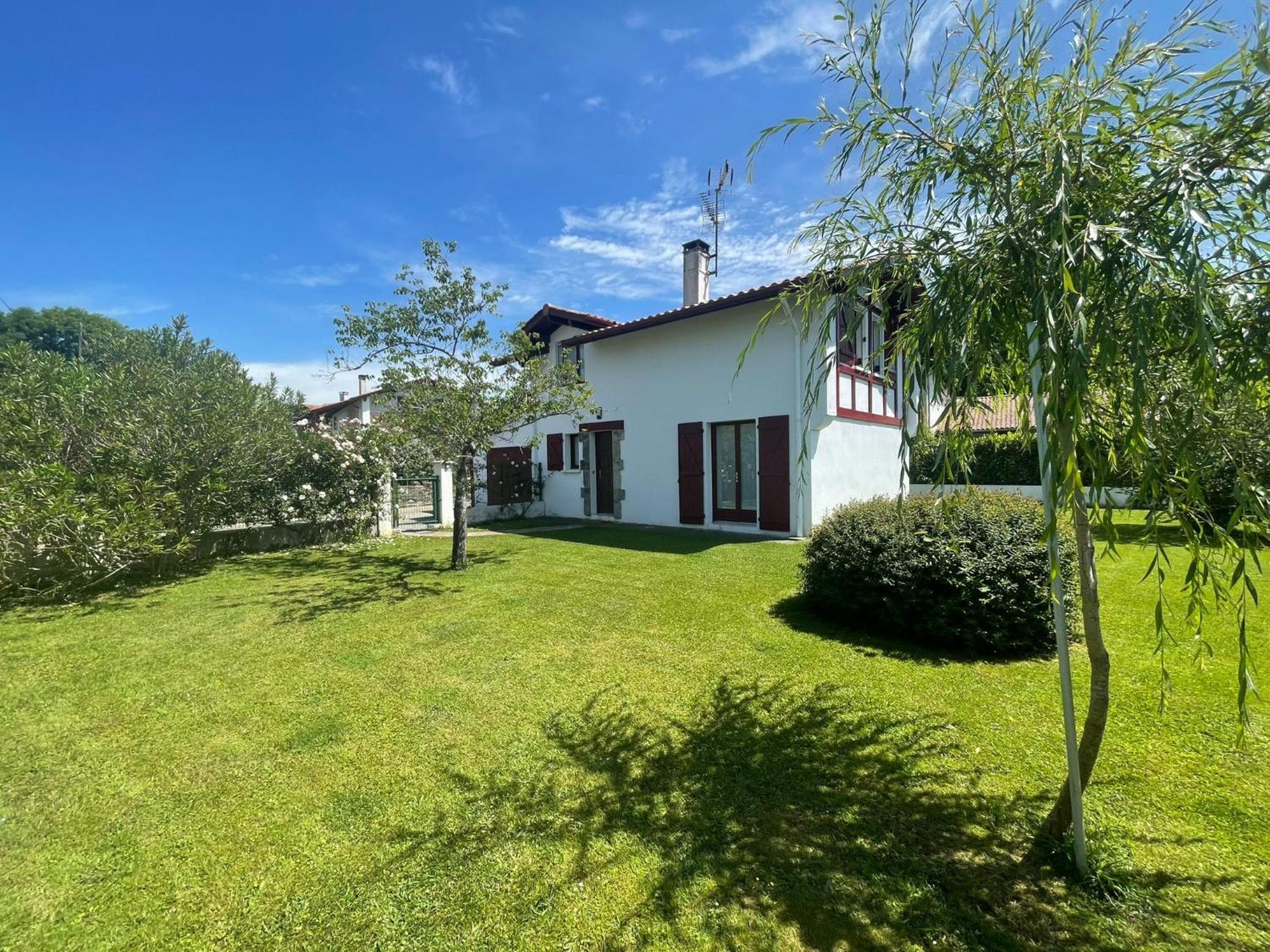 Maison Lore Mendi Elbarron Saint-Pee-sur-Nivelle Luaran gambar