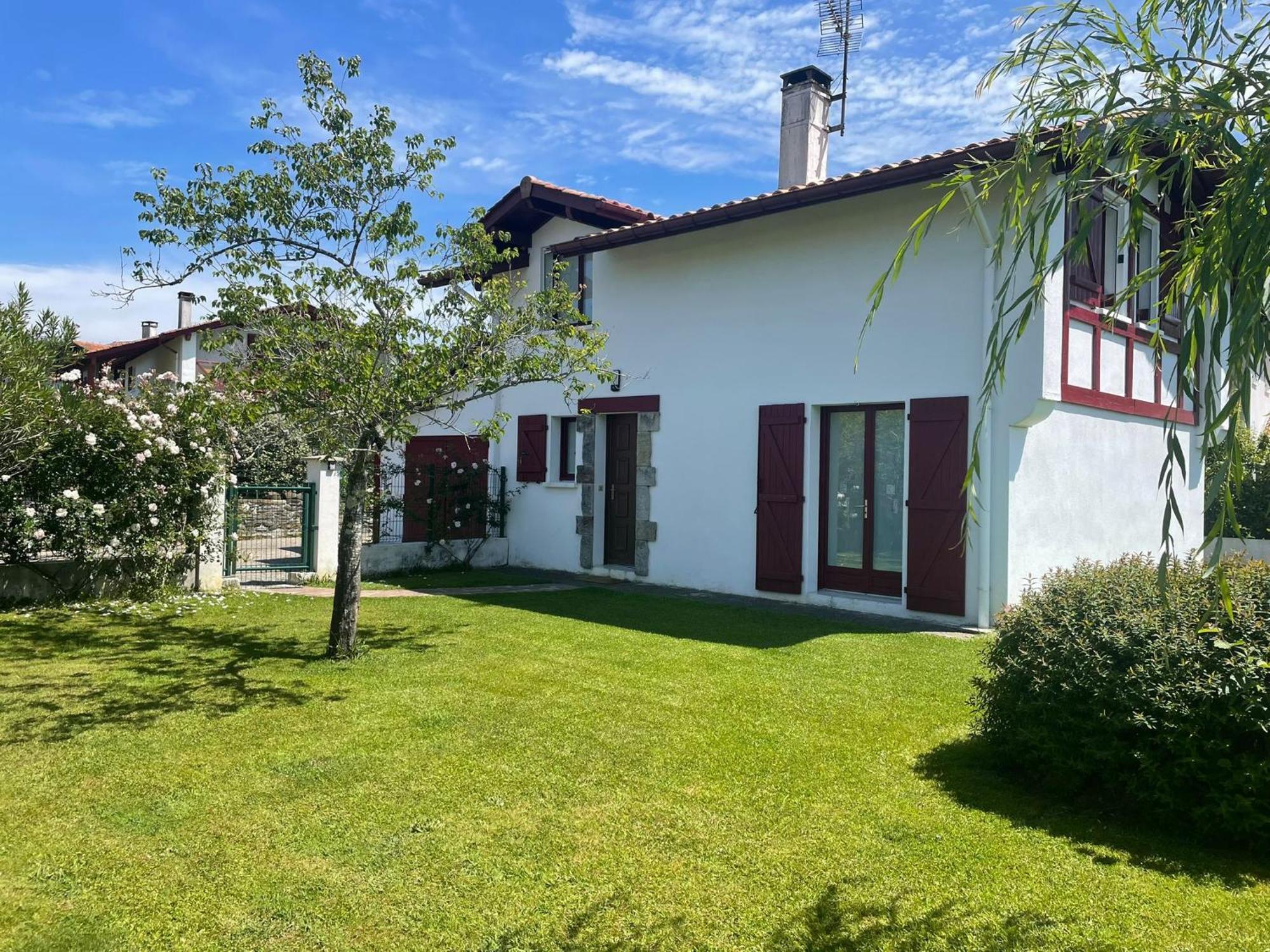 Maison Lore Mendi Elbarron Saint-Pee-sur-Nivelle Luaran gambar