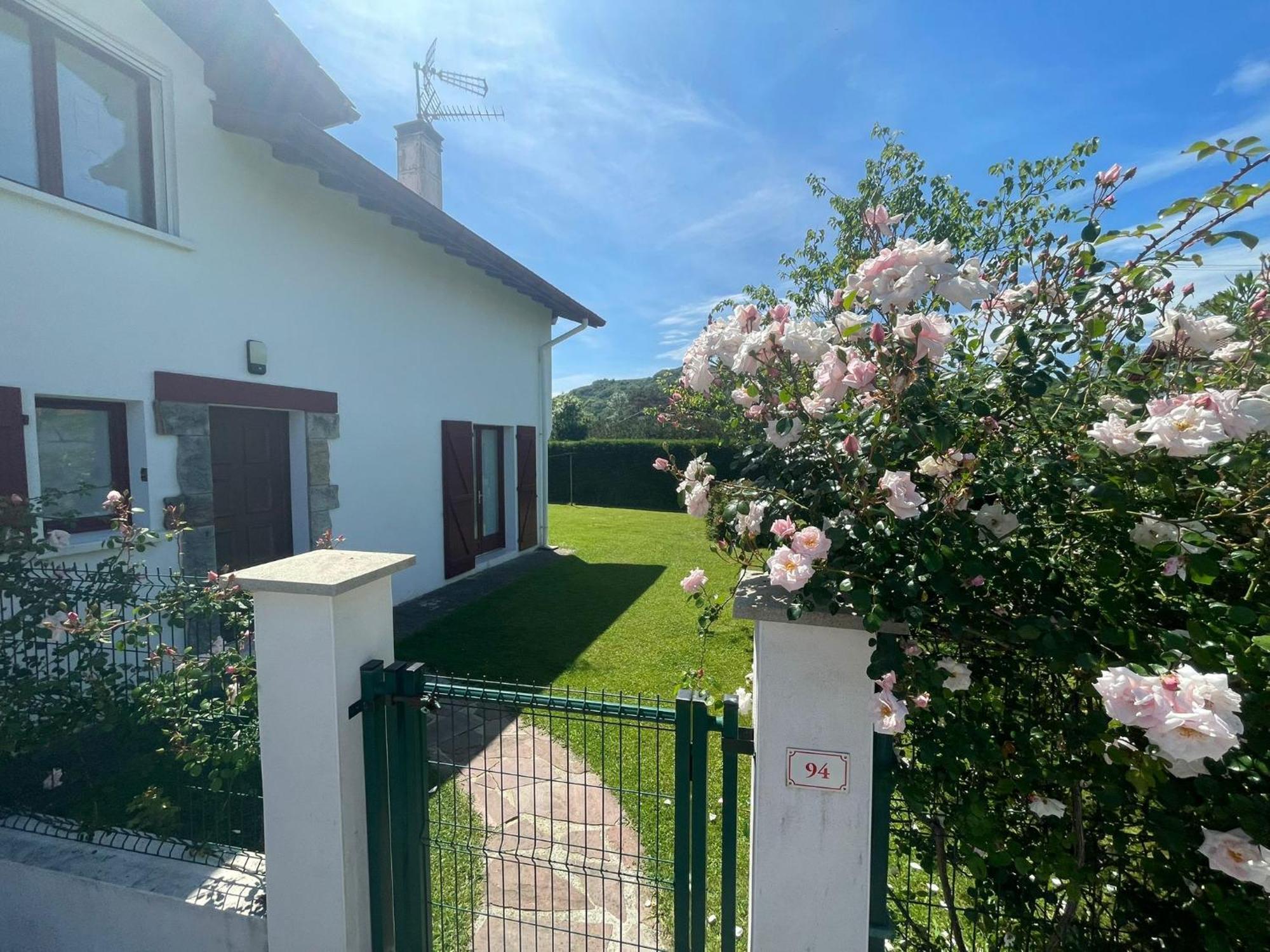 Maison Lore Mendi Elbarron Saint-Pee-sur-Nivelle Luaran gambar